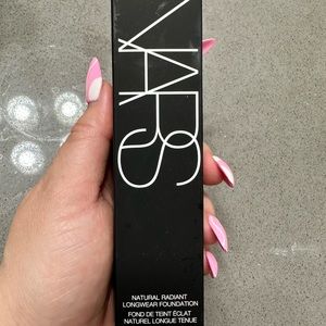 Nars natural long wear foundation brand new never used color 4